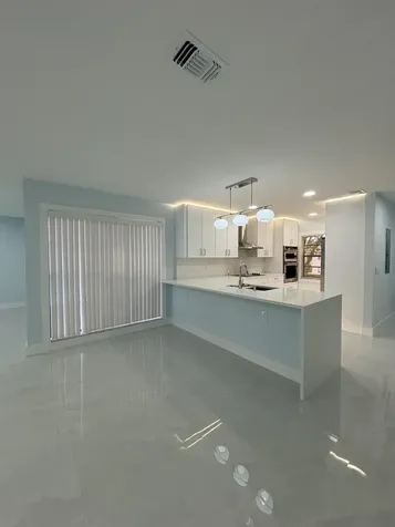 9266 Vista Del Lago Boca Raton FL 33428