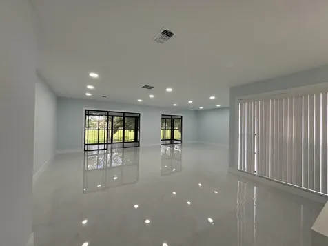 9266 Vista Del Lago Boca Raton FL 33428