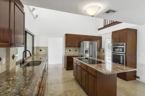 2022 Sunderland Avenue Wellington FL 33414
