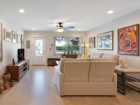 2208 Sw 19th Avenue Boynton Beach FL 33426