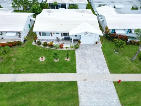 2208 Sw 19th Avenue Boynton Beach FL 33426