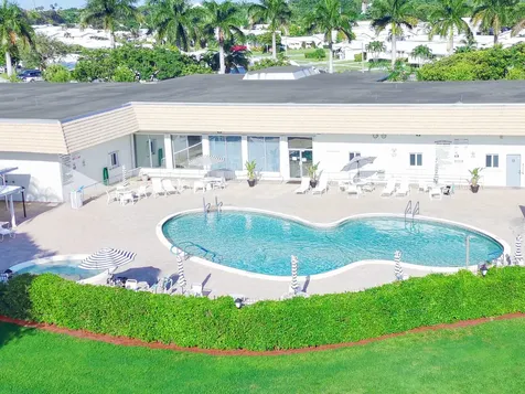2208 Sw 19th Avenue Boynton Beach FL 33426
