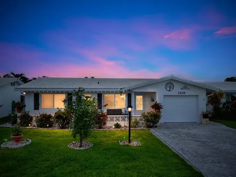 2208 Sw 19th Avenue Boynton Beach FL 33426
