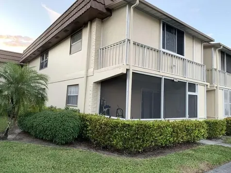 259 Saxony F Delray Beach FL 33446