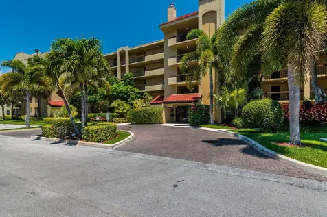 825 Egret Circle Delray Beach FL 33444