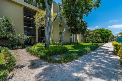825 Egret Circle Delray Beach FL 33444