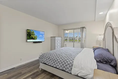 2069 Guildford D Boca Raton FL 33434
