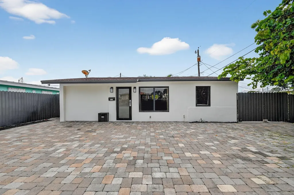 5008 Parker Avenue West Palm Beach FL 33405