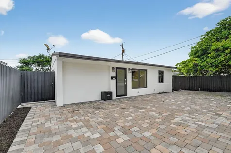 5008 Parker Avenue West Palm Beach FL 33405