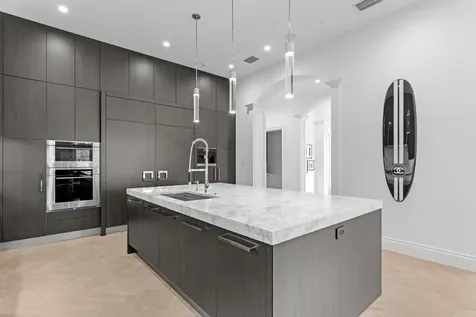 111 Via Palacio Palm Beach Gardens FL 33418