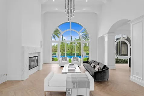 111 Via Palacio Palm Beach Gardens FL 33418