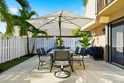6818 68th Way West Palm Beach FL 33409