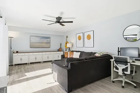 6818 68th Way West Palm Beach FL 33409