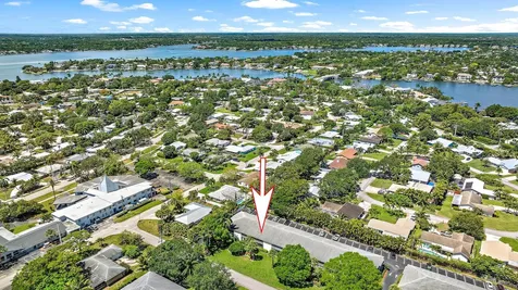 2 Garden Street Tequesta FL 33469
