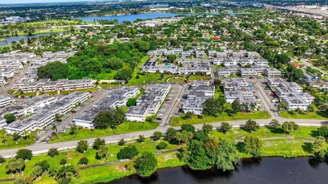 3160 Lake Osborne Drive Lake Worth Beach FL 33461