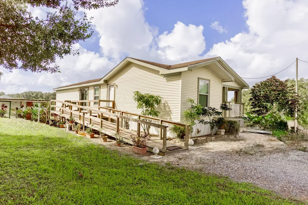 14878 Nw 294th Street Okeechobee FL 34972