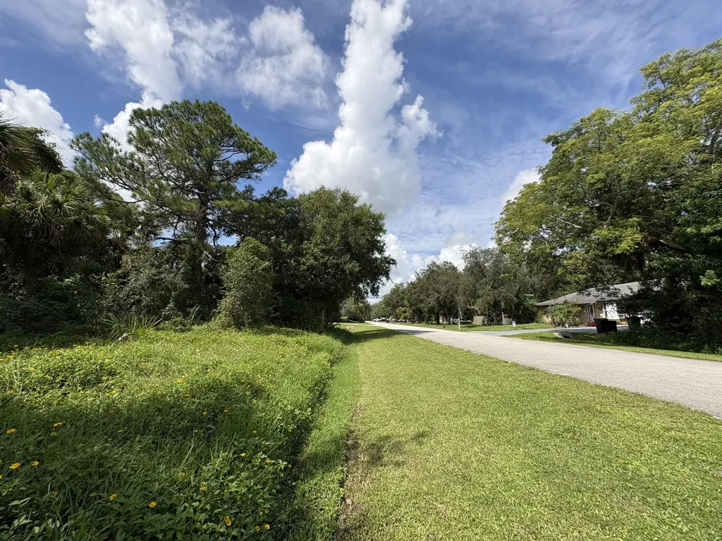 Lakewood Park FL 34951