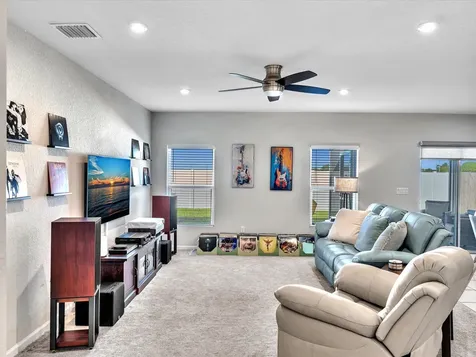 122 Dabou Loop Belle Glade FL 33430