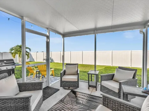 122 Dabou Loop Belle Glade FL 33430