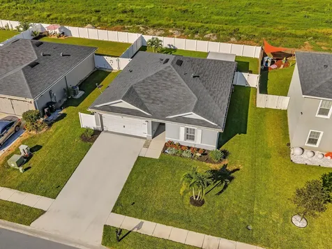 122 Dabou Loop Belle Glade FL 33430