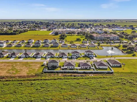 122 Dabou Loop Belle Glade FL 33430