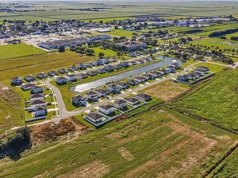 122 Dabou Loop Belle Glade FL 33430