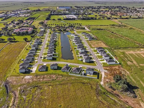 122 Dabou Loop Belle Glade FL 33430