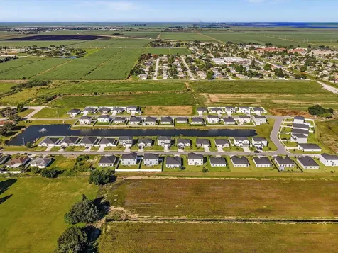 122 Dabou Loop Belle Glade FL 33430