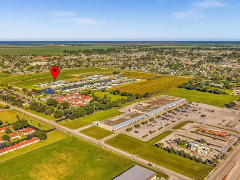 122 Dabou Loop Belle Glade FL 33430