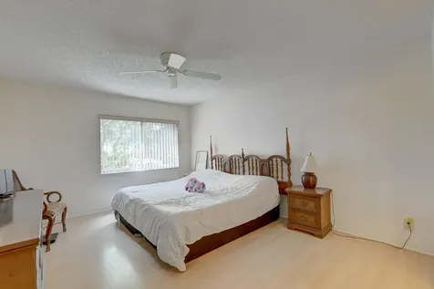 8089 Springtree Road Boca Raton FL 33496