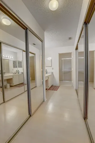 8089 Springtree Road Boca Raton FL 33496