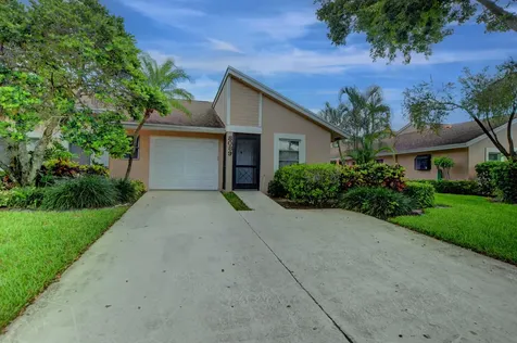 8089 Springtree Road Boca Raton FL 33496