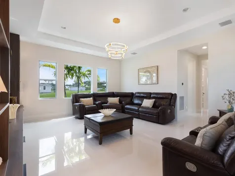 9124 Coral Isle Circle Palm Beach Gardens FL 33412