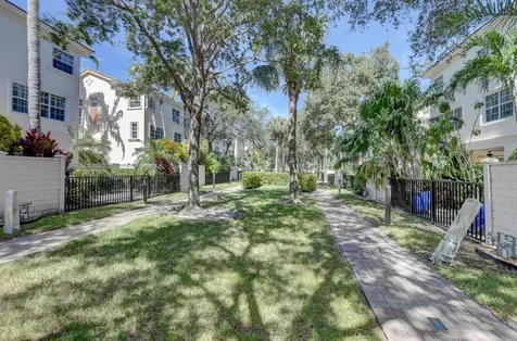 5545 Ne Trieste Way Boca Raton FL 33487