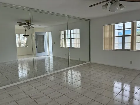 574 Burgundy L Delray Beach FL 33484