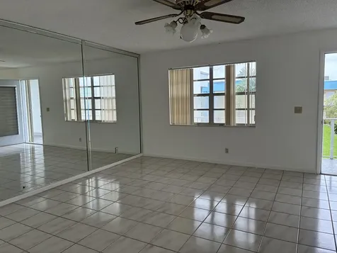 574 Burgundy L Delray Beach FL 33484
