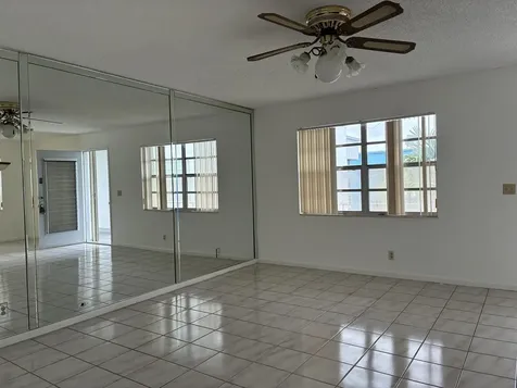 574 Burgundy L Delray Beach FL 33484