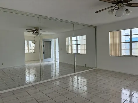 574 Burgundy L Delray Beach FL 33484