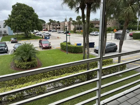 574 Burgundy L Delray Beach FL 33484