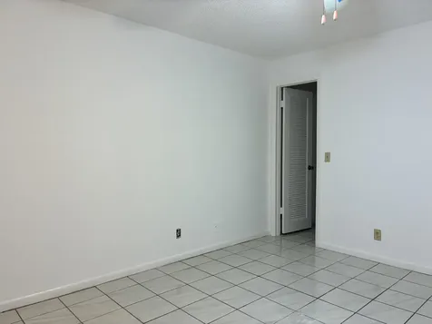 574 Burgundy L Delray Beach FL 33484