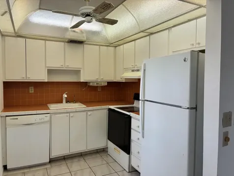 574 Burgundy L Delray Beach FL 33484