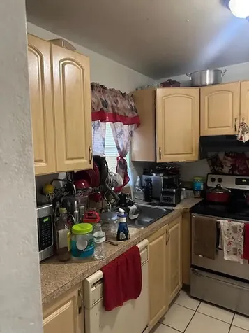 4141 Nw 26 Street Lauderhill FL 33313