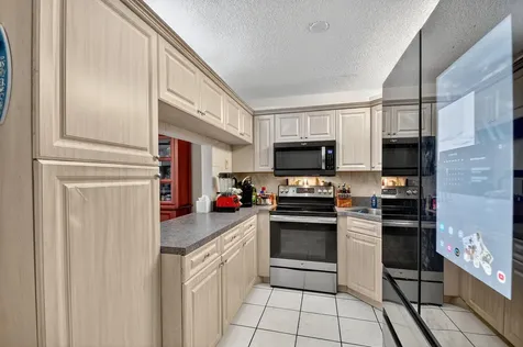 815 Sky Pine Way Greenacres FL 33415