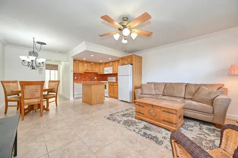 102 Coventry E West Palm Beach FL 33417