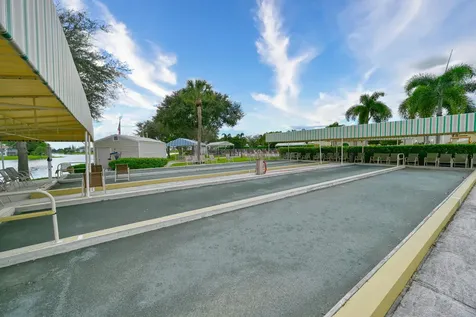 102 Coventry E West Palm Beach FL 33417