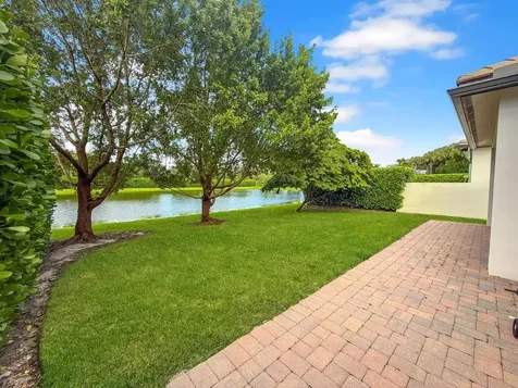 8259 Grand Prix Lane Boynton Beach FL 33472