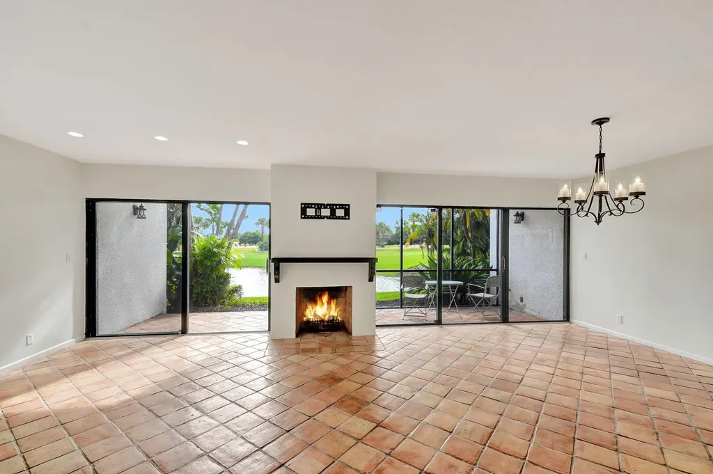 1906 Presidential Way West Palm Beach FL 33401