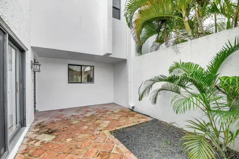 1906 Presidential Way West Palm Beach FL 33401