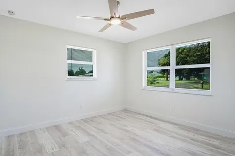 1899 Se Adair Street Port Saint Lucie FL 34952