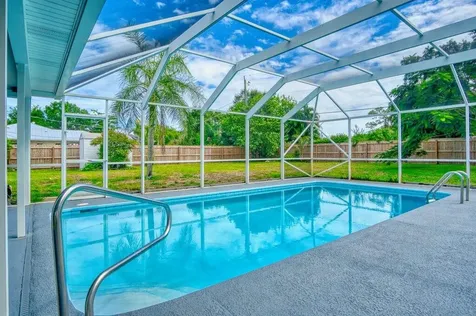 1899 Se Adair Street Port Saint Lucie FL 34952